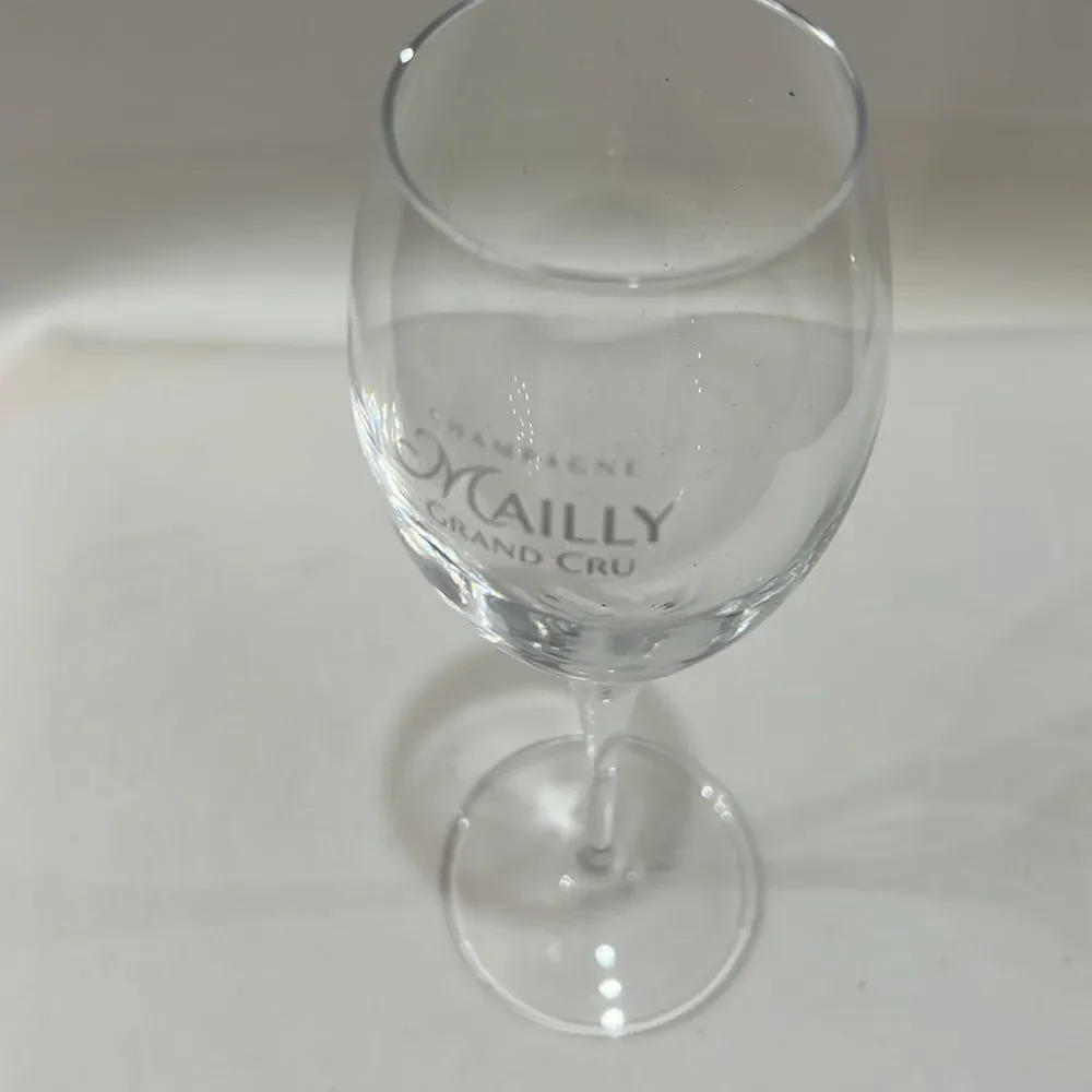 Mailly Clear Wine Glass Grand Cru Champagne 6 Oz 7 1/2 In Tall 1 1/4 In Round